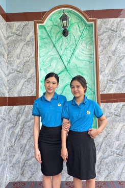 Đồng phục nhân viên màu xanh